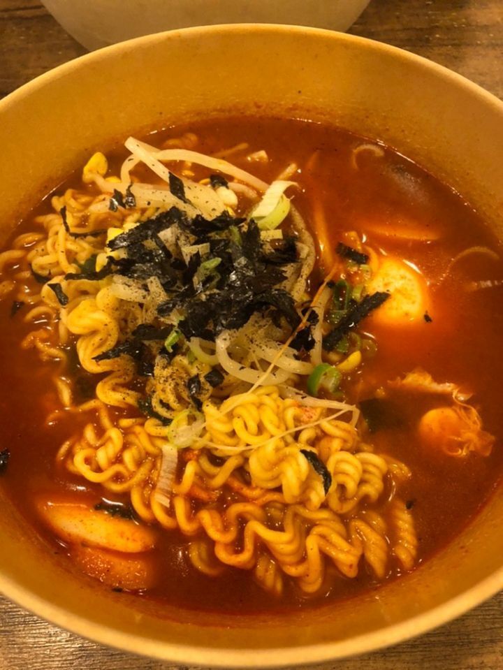 틈새라면 이미지