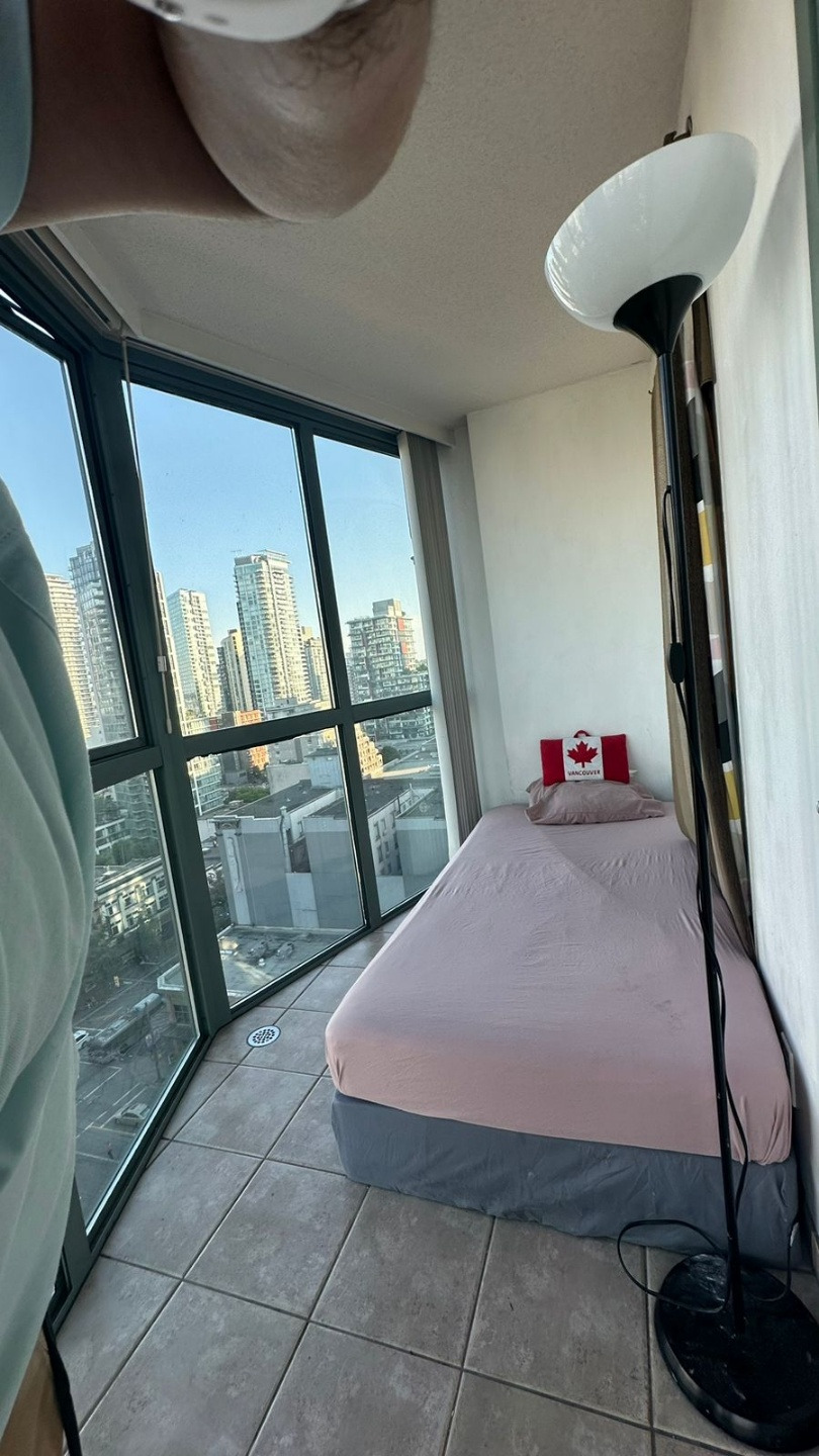 다운타운 예일타운 근처 솔라리움 렌트 $1000, 10월부터 가능 - ⑦ 거주지『 룸쉐어 』 - [UvanU] 우리는 벤쿠버 유학생