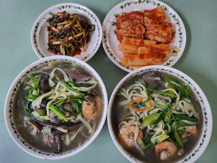오늘은능이칼국수 이미지