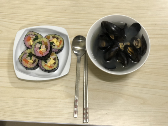 노랑김밥 이미지
