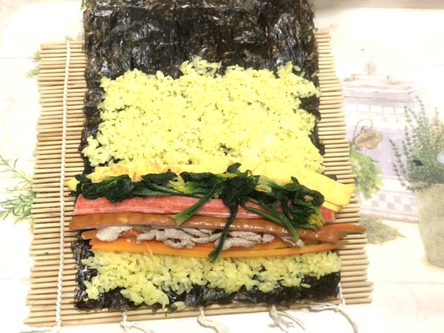 노랑김밥 이미지