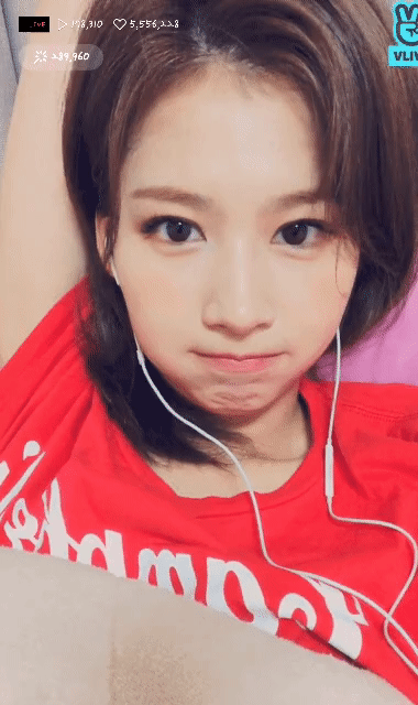 표정이 안좋은 사나 | 인스티즈