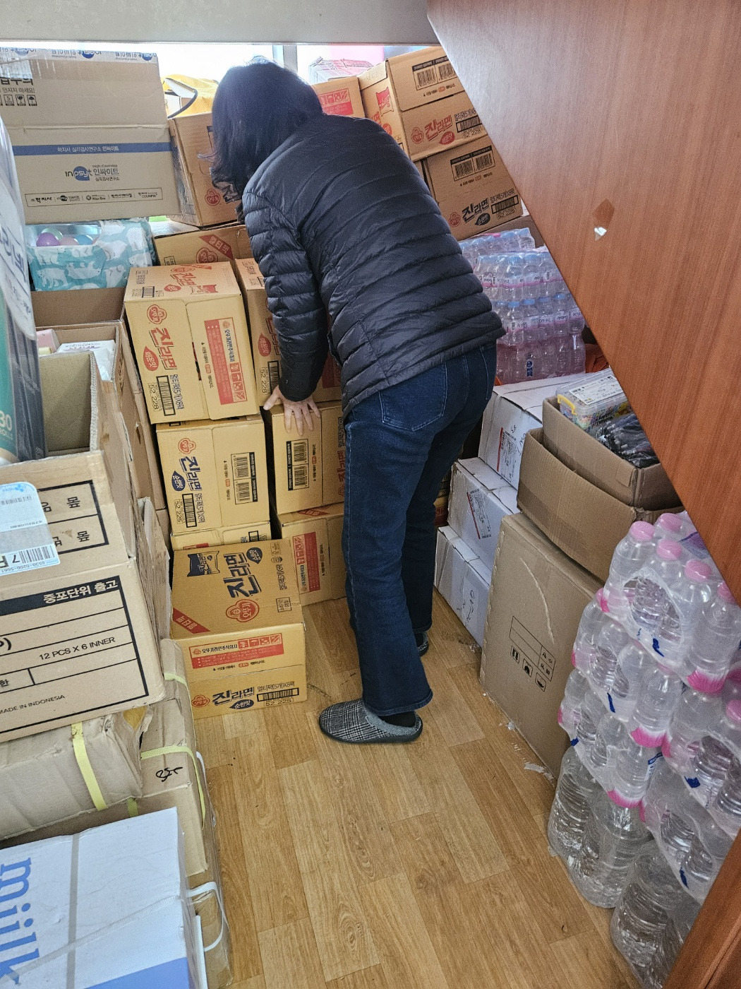 유부초밥집 사장님께서 기부 해 주셔서 알게된 청소년 센터에 라면 기부하기 | 인스티즈