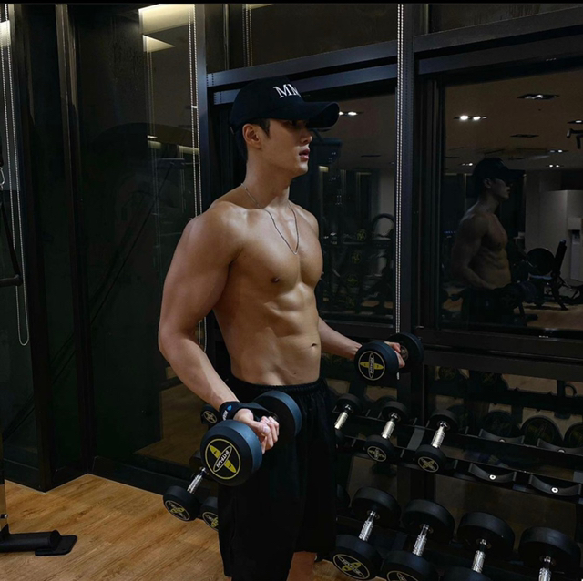 복싱 선출 배우 안보현의 몸 수준.jpgif | 인스티즈