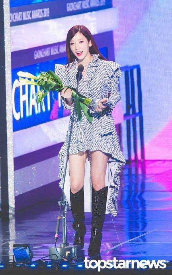 쌈무에 이어 호올스로 고통받는 태연 | 인스티즈