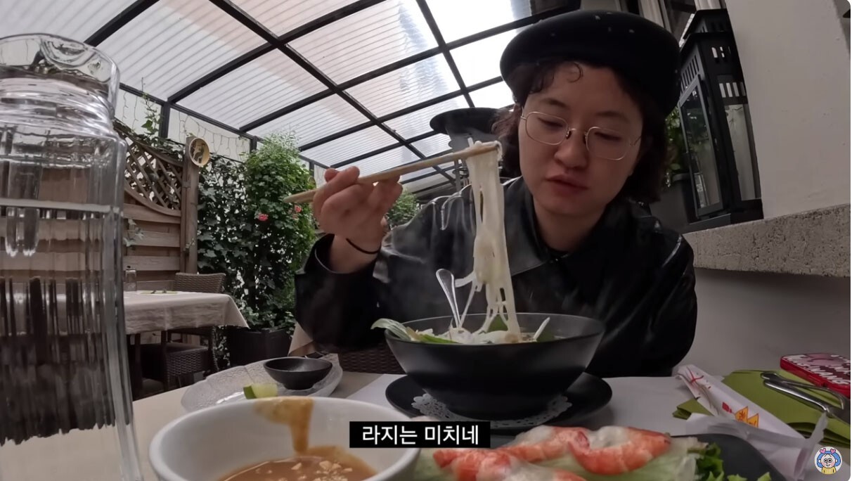 스위스에서 쌀국수+스프링롤 먹었을 때 가격 | 인스티즈