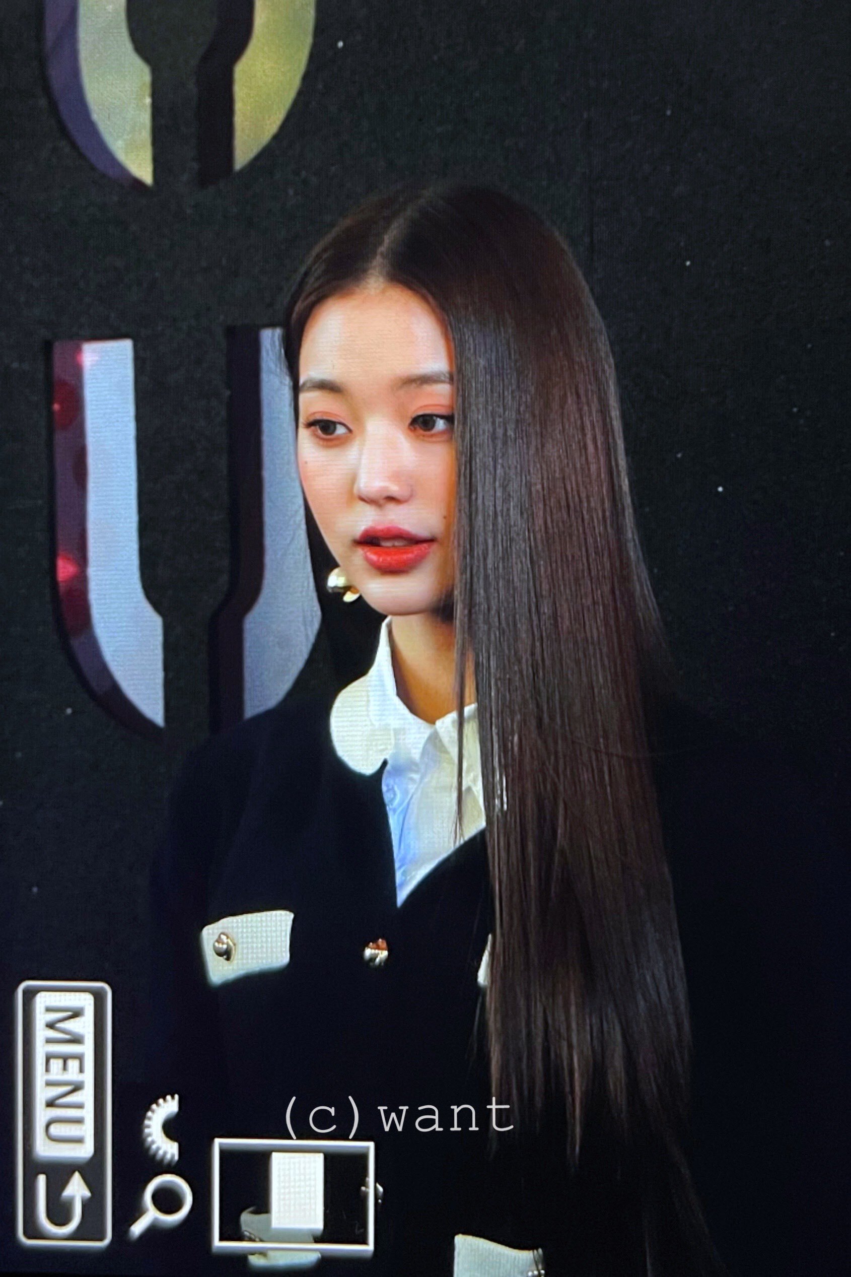 파리패션위크에서 프라다 회장과 이야기하는 아이브 장원영 | 인스티즈