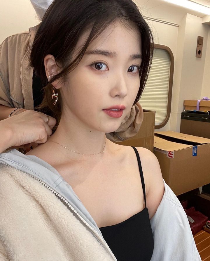 방금 올라온 아이유 사진 | 인스티즈