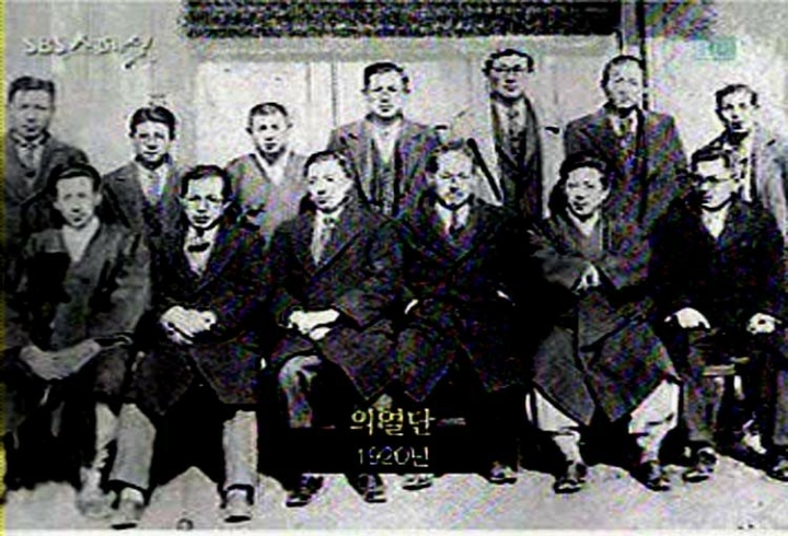 영화 암살에서 조승우가 돈이 없는데 옷은 잘 입은 이유 | 인스티즈