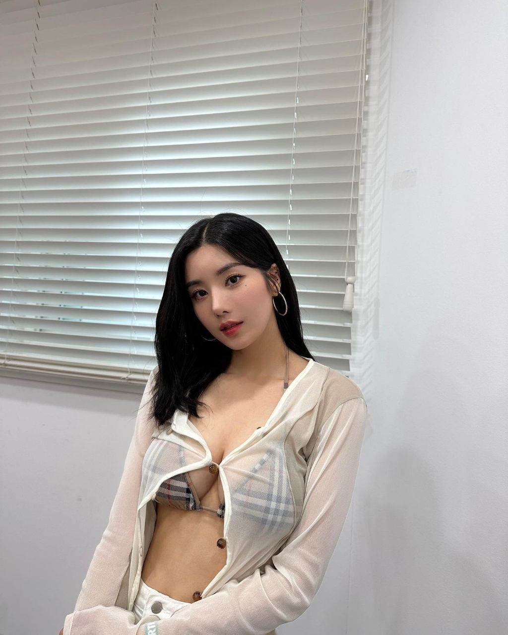 워터밤 축제 하나로 걸그룹 1황으로 급부상한 권은비 사진 + 인스타그램 업데이트 | 인스티즈