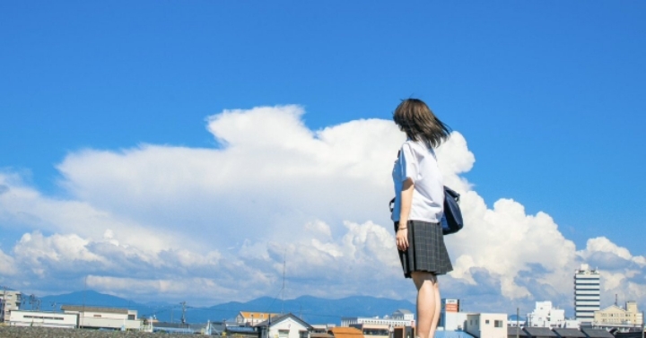 애니메이션 배경풍 사진 찍는 일본 여고생들 | 인스티즈