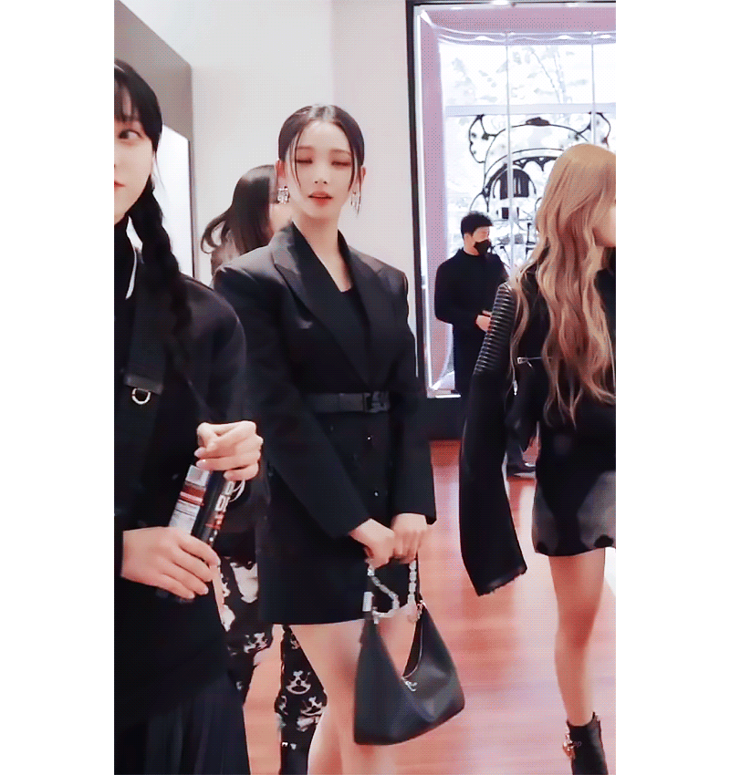 뉴욕에 간 카리나에겐 감동이 있다.gif | 인스티즈