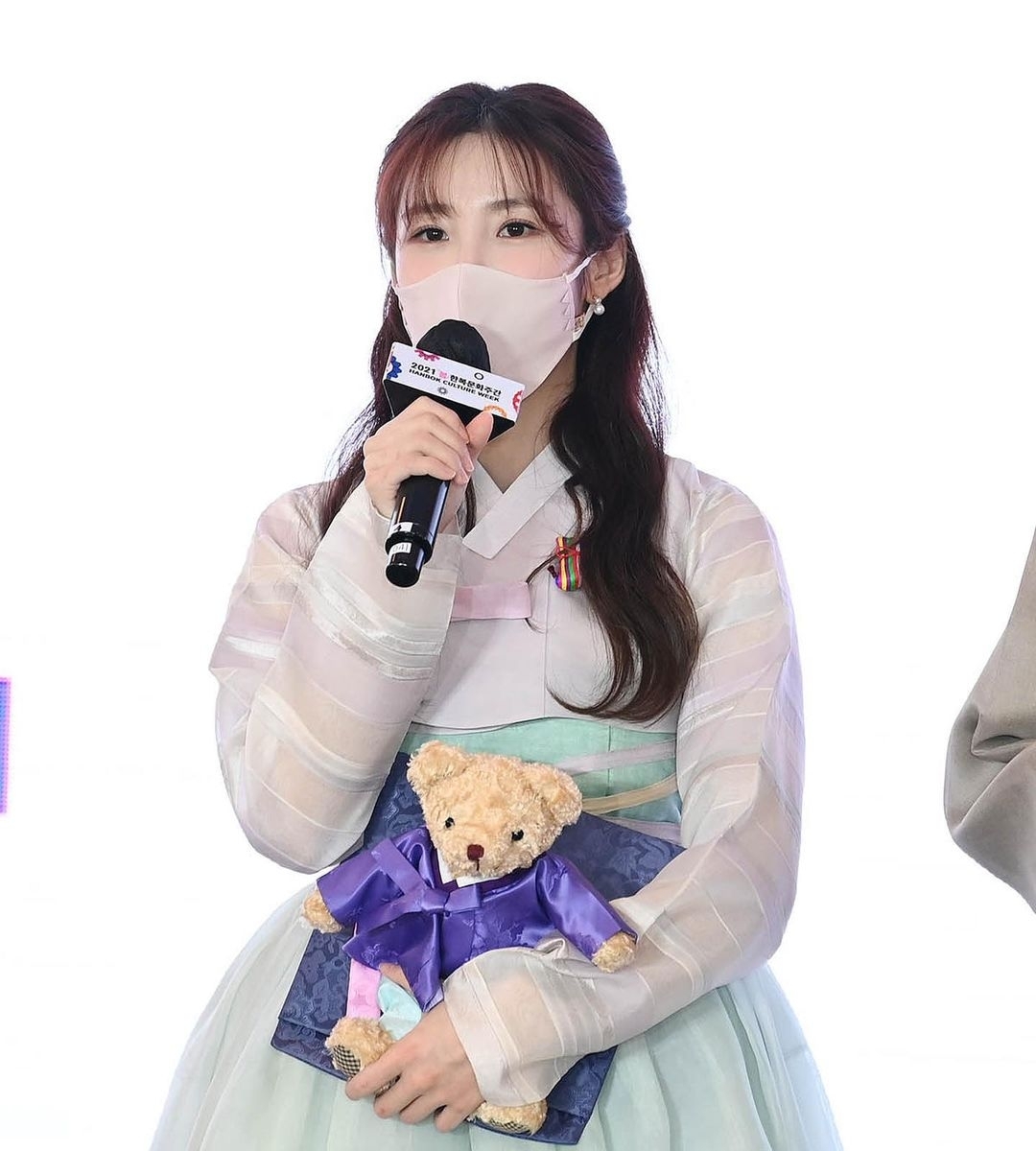 오늘자 한복입은 전효성 인스타 .........jpg | 인스티즈