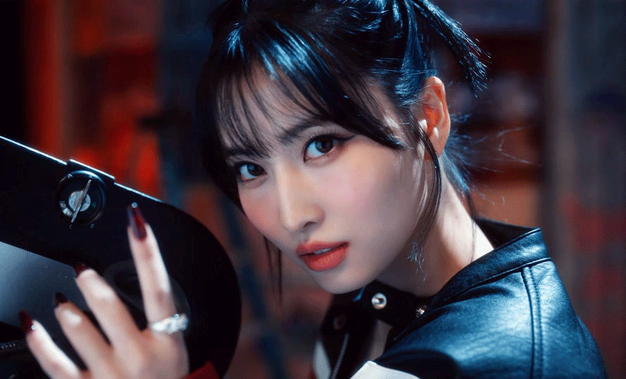 개차가워 보이는 다현으로 시작하는 트와이스 뮤비티저2.gif | 인스티즈