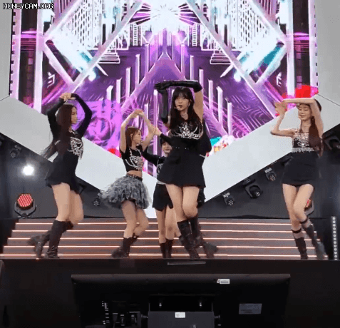 무대 위에서 팬서비스 하는 아이브 장원영.gif | 인스티즈