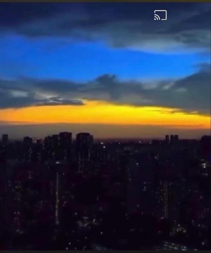 우크라이나 대사가 올린 키이우 하늘 사진 | 인스티즈