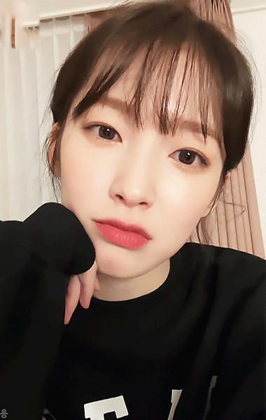 브이앱 하는 오마이걸 아린.gif | 인스티즈