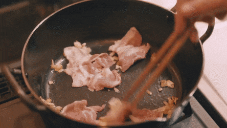 일드에 나온 부대찌개 만들기.gif | 인스티즈