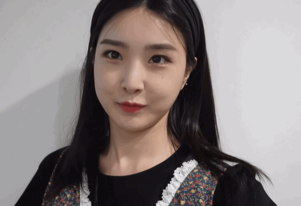 화려한 이목구비는 아니지만 개성있게 이쁜 쁘걸 유나 | 인스티즈