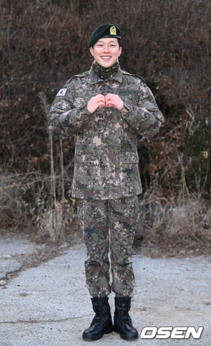 오늘 육군 만기 전역한 연예인 | 인스티즈