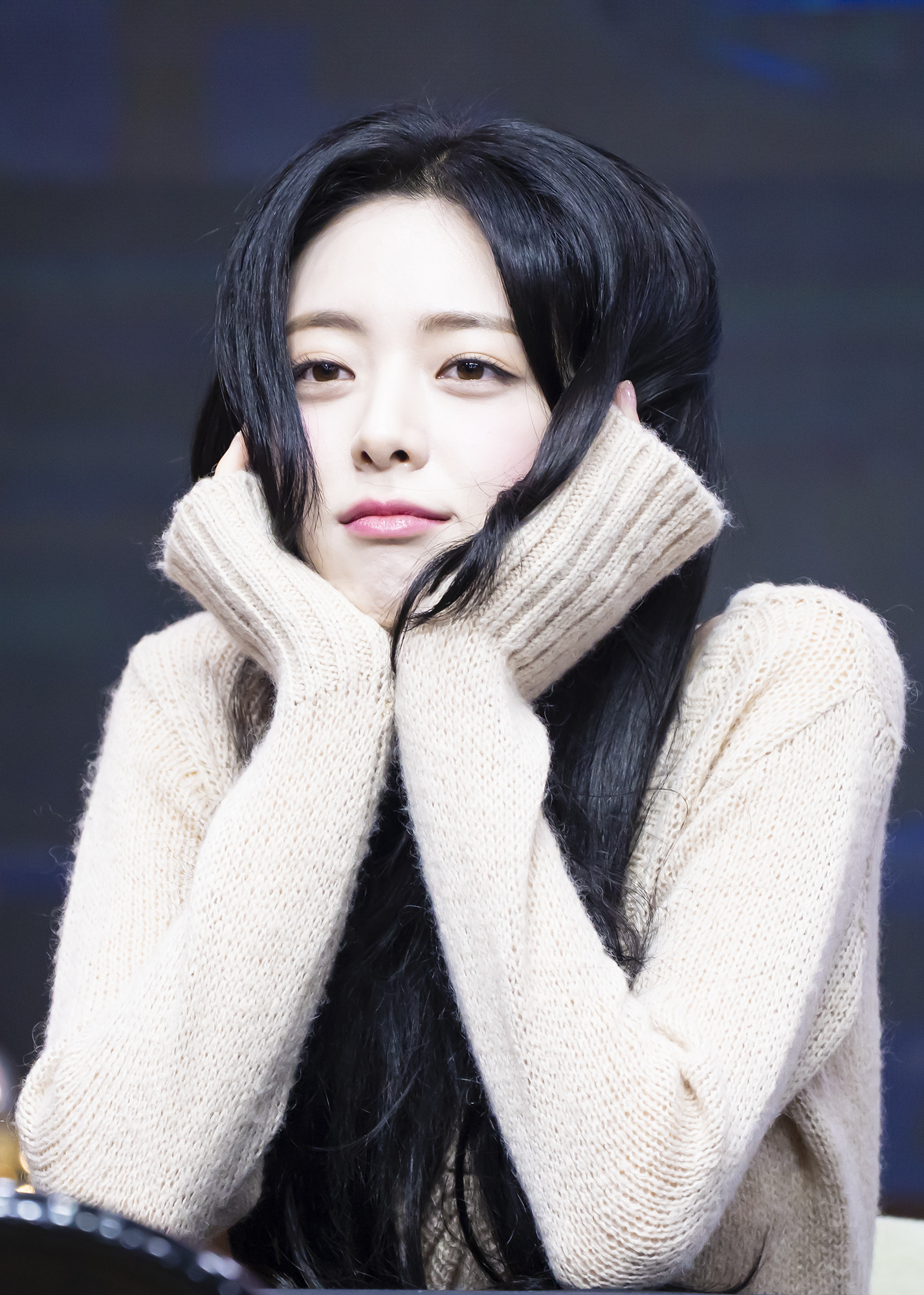 (스압)여자여자한 ITZY 유나.jpgif | 인스티즈