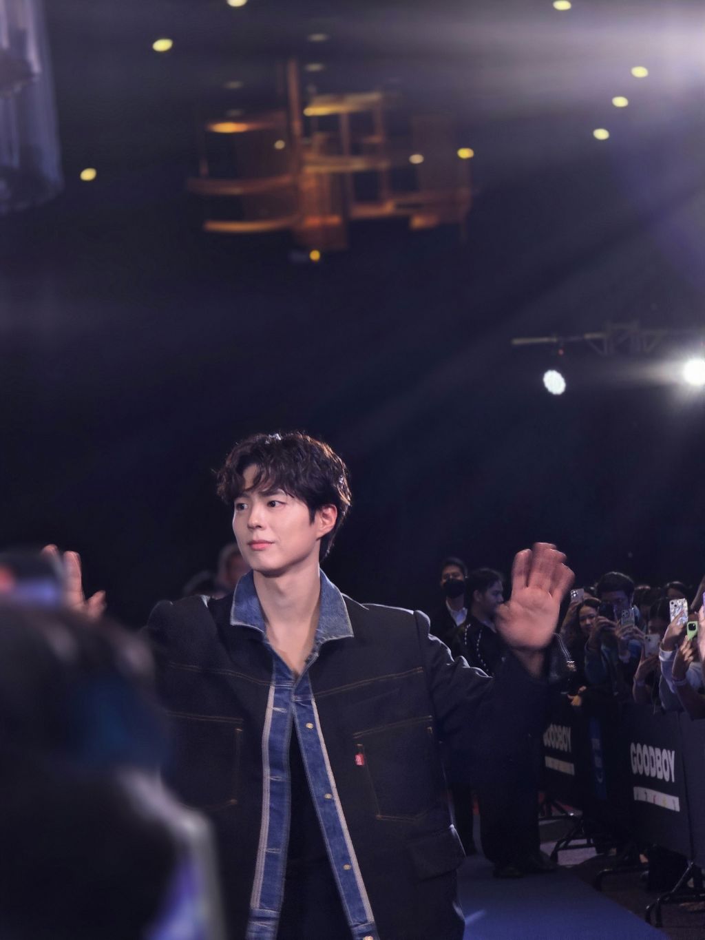 오늘 태국에서 난리났다는 박보검 얼굴...jpg | 인스티즈