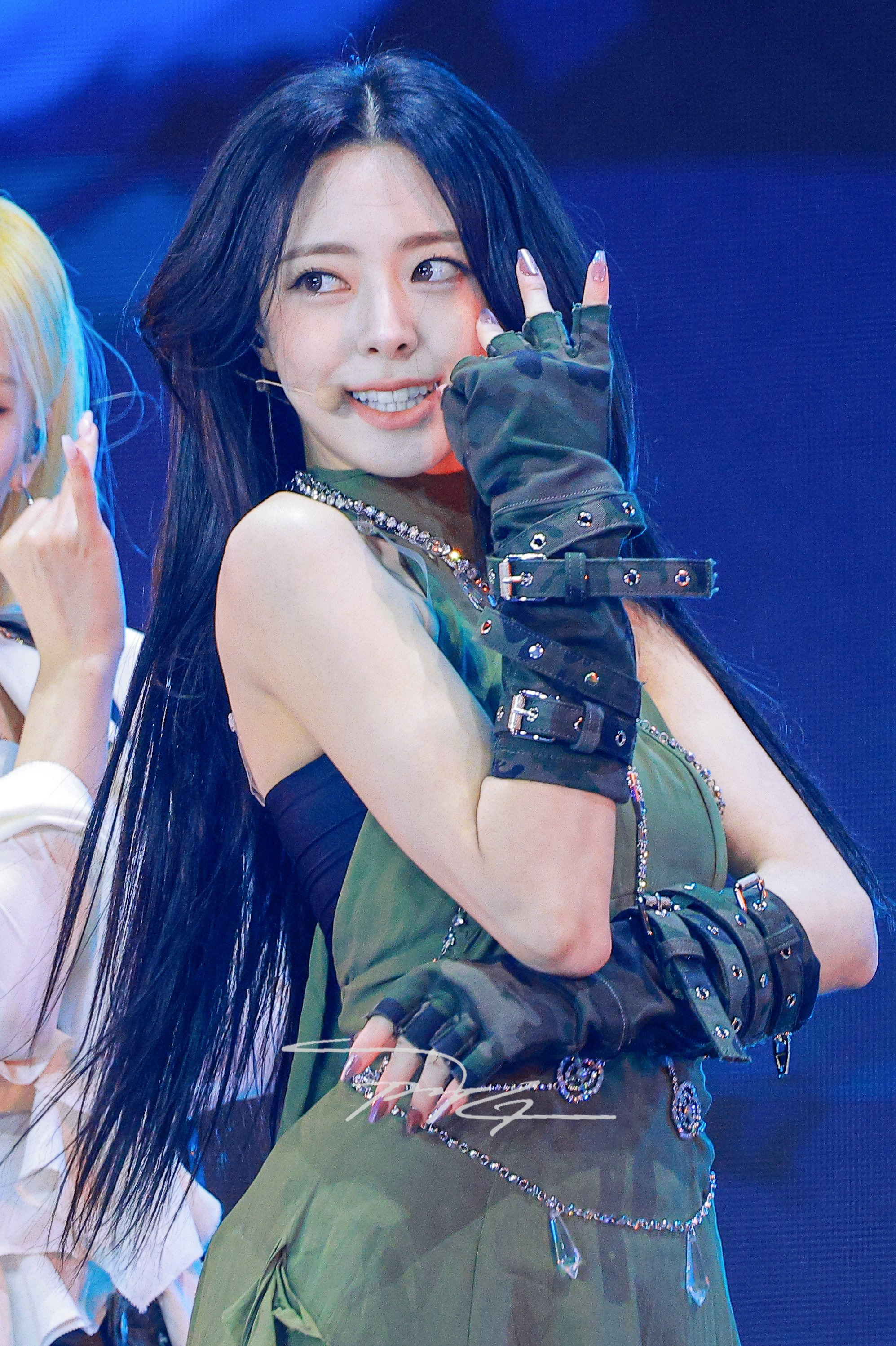 (스압)여자여자한 ITZY 유나.jpgif | 인스티즈