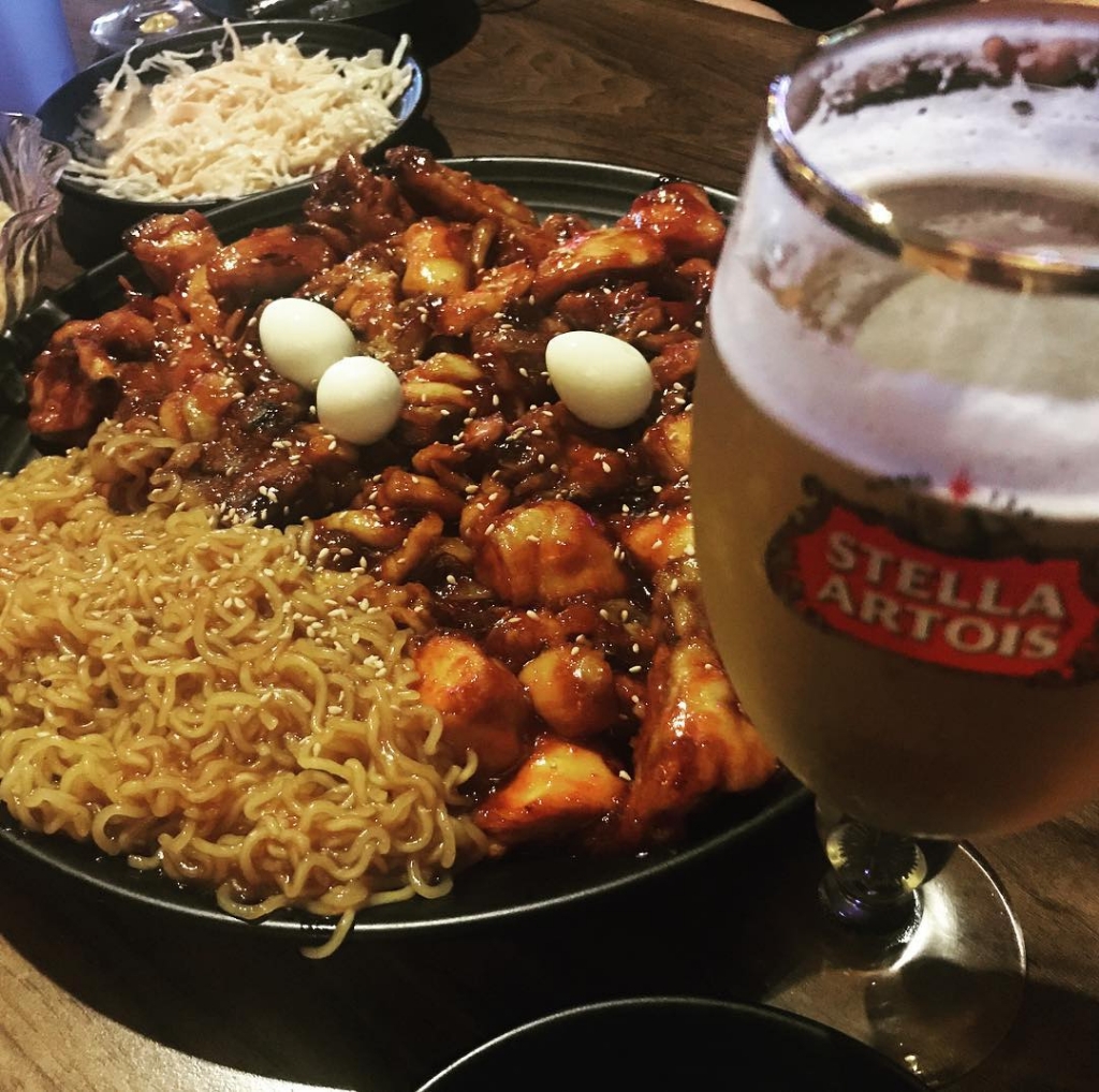 꼬꼬아찌 숯불치킨 비주얼.......jpg - 웃긴자료 ‥‥‥‥‥、 - 도탁스 (DOTAX) 꼬꼬아찌 숯불치킨 비주얼.......jpg