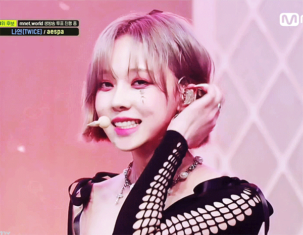 이번주 엠카 에스파 카리나 윈터 미모.gif | 인스티즈