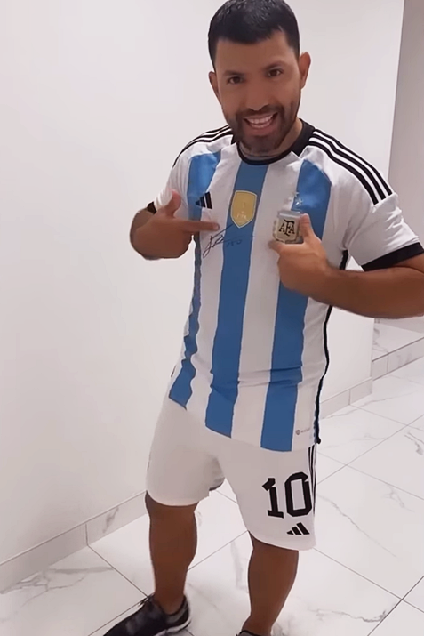 별 3개 박혀있는 아르헨티나 유니폼 자랑하는 사람..JPG | 인스티즈