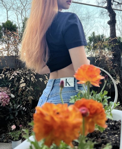 최근에 오렌지색으로 염색한 제니.. 그리고 그 결과 | 인스티즈