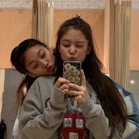 오징어 게임 강새벽과 엄청 친해보이는 블랙핑크 제니 | 인스티즈