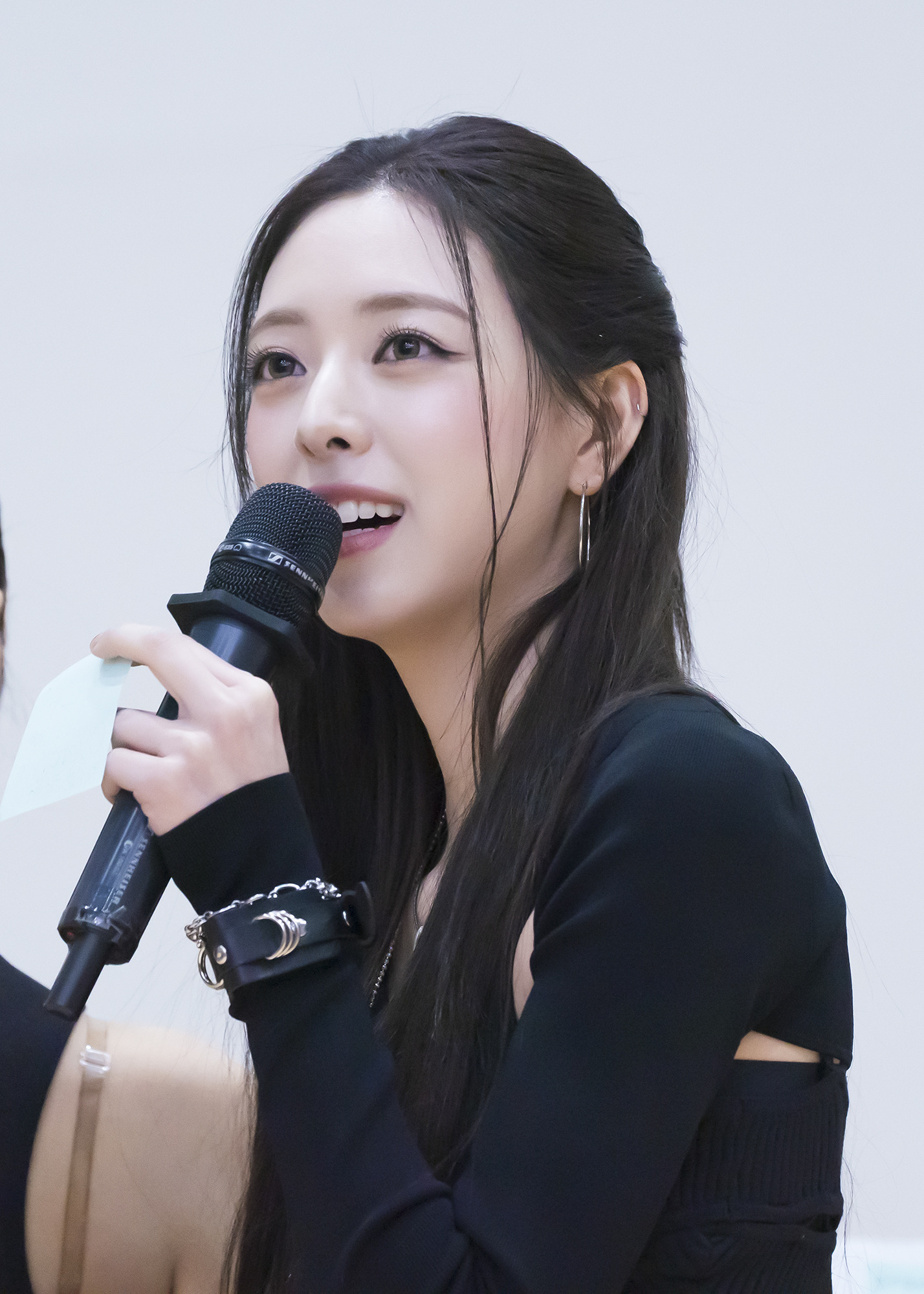 (스압)여자여자한 ITZY 유나.jpgif | 인스티즈