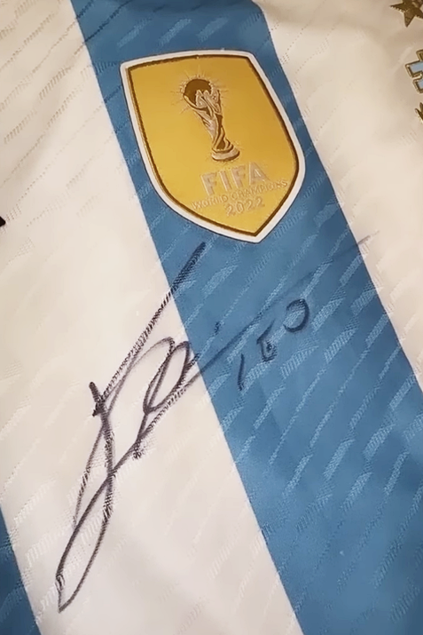 별 3개 박혀있는 아르헨티나 유니폼 자랑하는 사람..JPG | 인스티즈