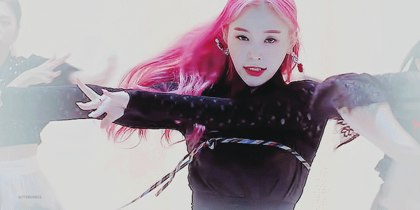 핑크색 머리가 가장 잘 어울리는 여자아이돌 걸그룹 멤버는? .gif | 인스티즈
