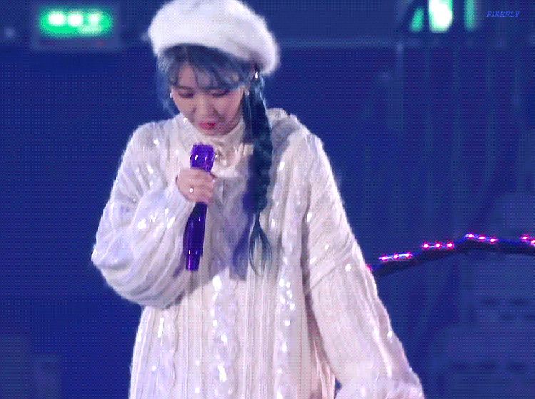 파랑머리 아이유.gif | 인스티즈