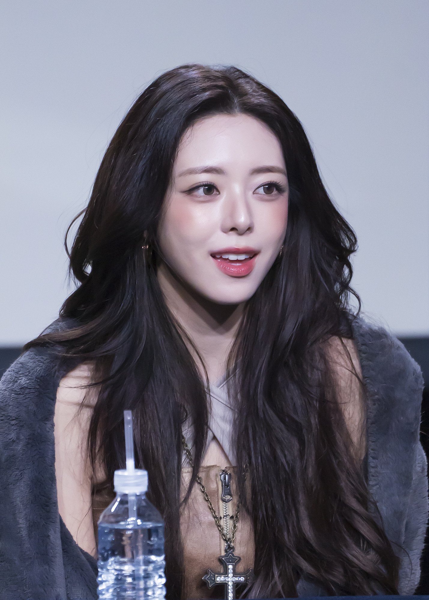 (스압)여자여자한 ITZY 유나.jpgif | 인스티즈