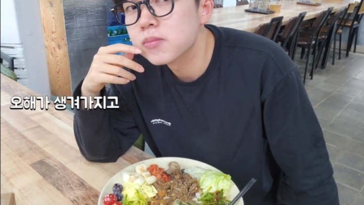 유튜버가 논란된 한식뷔페 찾아감 | 인스티즈