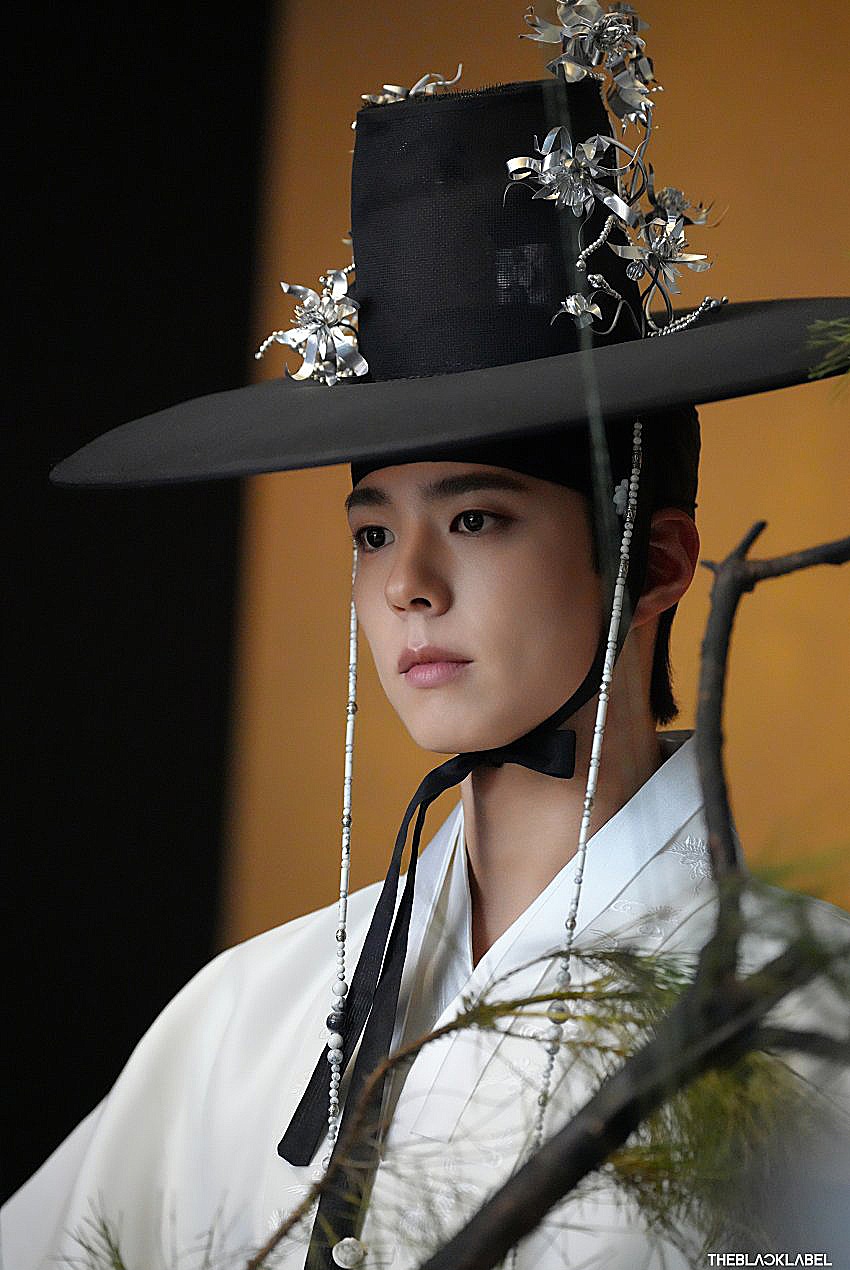 박보검 한복화보 b컷수준 | 인스티즈