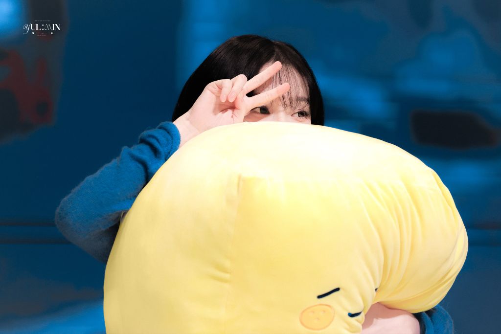 오늘도 팬사인회 하는 윈터 | 인스티즈