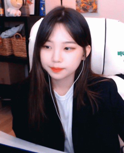 "어휴 저런애를 누가 좋아해 ㅋㅋ"하면서 좋아하는 사람들 많을 것 같은 스트리머 우정잉 | 인스티즈