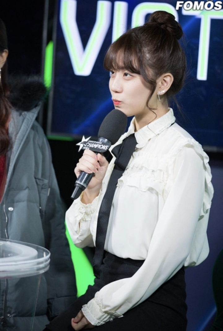 롤드컵 커여운 박지선 통역.jpgif | 인스티즈