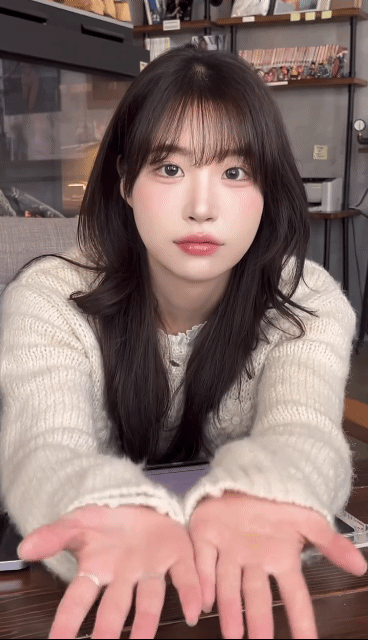 뭔가 달라는 짱예녀.gif | 인스티즈