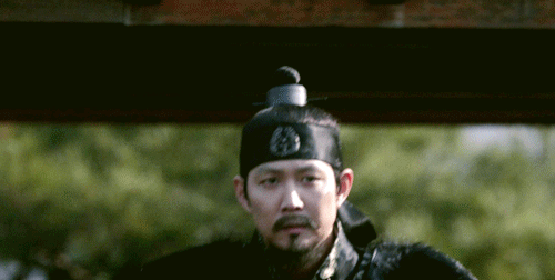 나훈아 콘서트 기획한 pd 추석 끝나고 임원회의 들어가는 모습.gif | 인스티즈