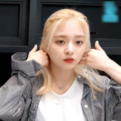 프로미스나인의 지원이와 나경이! (feat. 채영) | 인스티즈