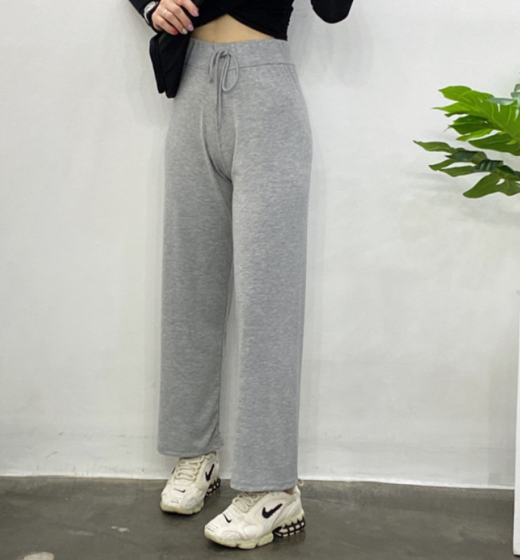 달라 붙는 스타일이 아닌데 묘하게 섹시함을 주는 여자 바지 스타일 | 인스티즈