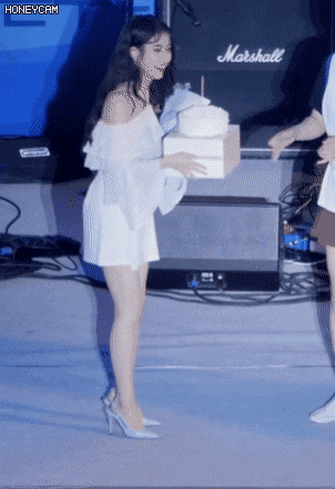 대학축제 행사 거의 안가는 아이유가 3번이나 간 대학축제 | 인스티즈