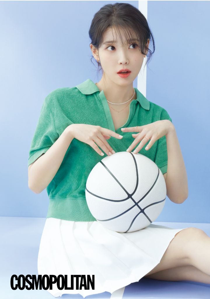 오늘자 아이유 | 인스티즈