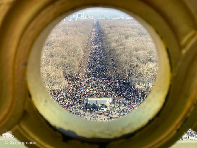 독일에서 열린 우크라이나 반전 시위 | 인스티즈