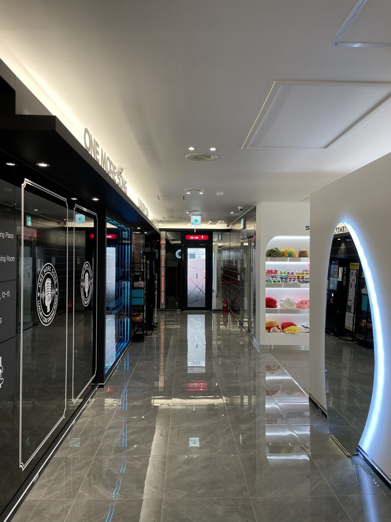 요즘 코인노래방 근황 - 웃긴자료 ‥‥‥‥‥、 - 도탁스 (DOTAX)